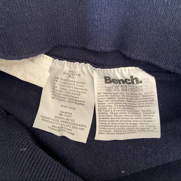 Bench men blue v neck long sleeves pullover sweater,Size L. Pre- owned condition - Picture 10 of 15